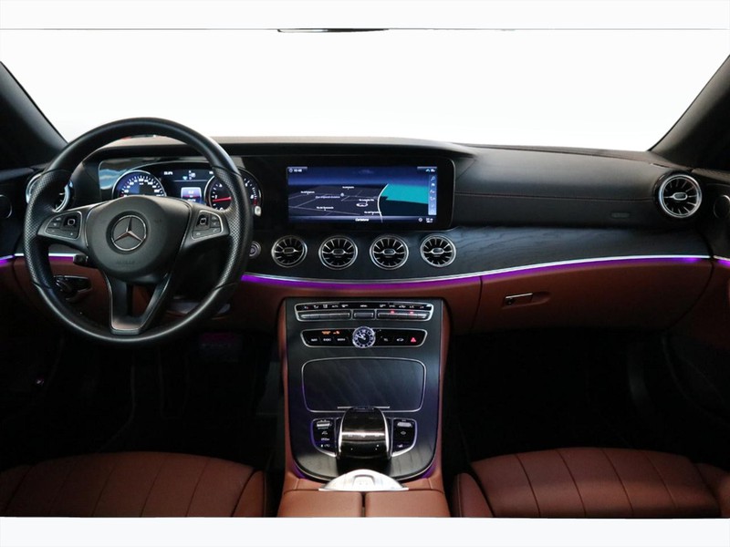 13 - Mercedes Classe E cabrio 220 business sport 4matic 9g-tronic plus