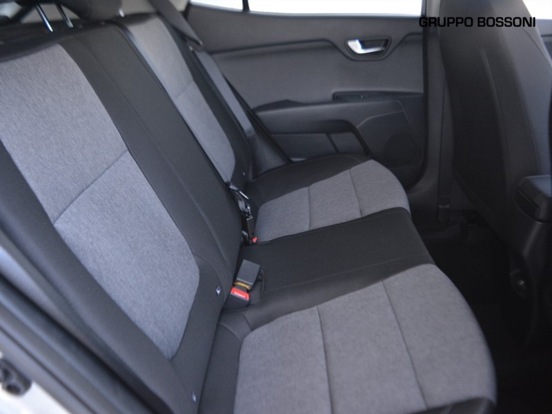 7 - Kia Stonic 1.2 mpi gpl 78cv style special edition