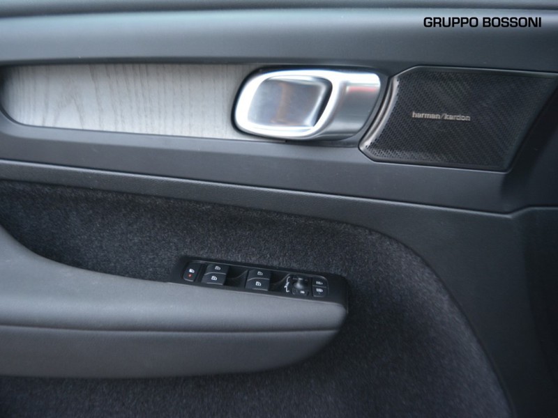 13 - Volvo XC40 1.5 t3 163cv inscription geartronic my21