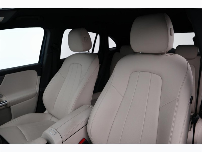 7 - Mercedes GLA 180 d sport plus 8g-dct