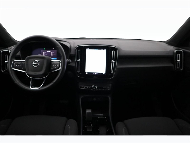 13 - Volvo XC40 single motor core edt