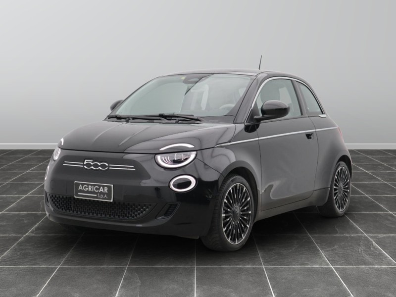 1 - Fiat 500 500e 3+1 42 kwh la prima