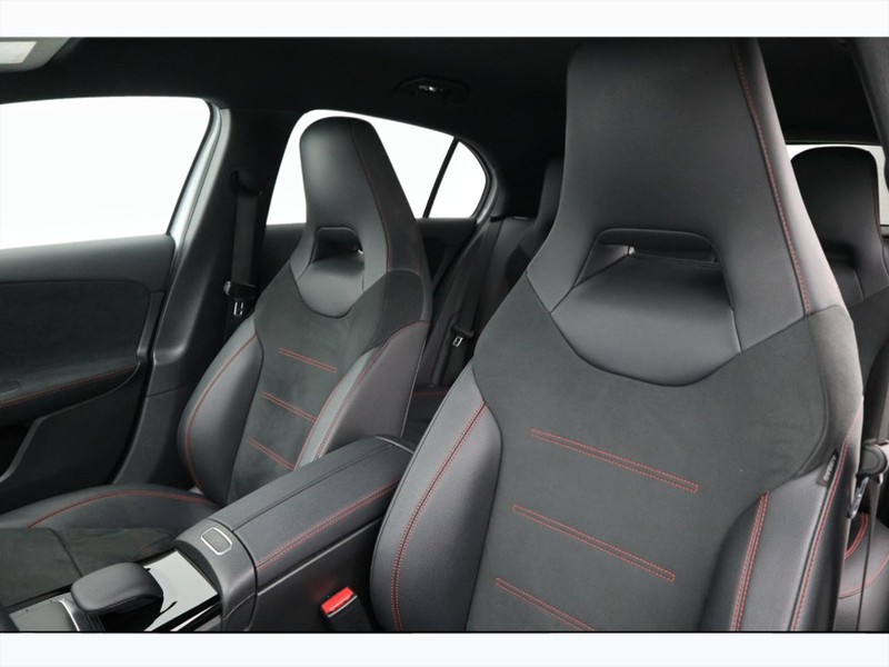 7 - Mercedes Classe A 250 e plug in hybrid (e eq-power) premium 8g-dct