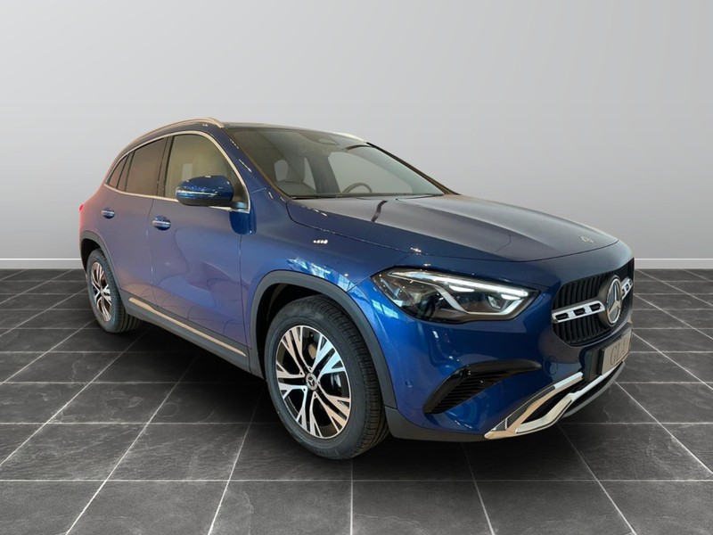 1 - Mercedes GLA 180 d progressive advanced plus 8g-dct