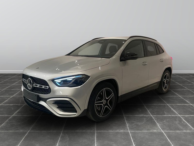 1 - Mercedes GLA 200 d amg line premium 8g-dct