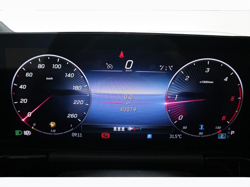 7 - Mercedes GLA 200 d amg line premium 8g-dct