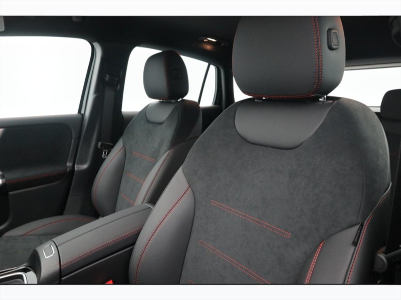 7 - Mercedes GLA 180 d amg line advanced plus 8g-dct