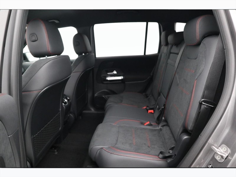 7 - Mercedes EQB 300 amg line advanced plus 4matic