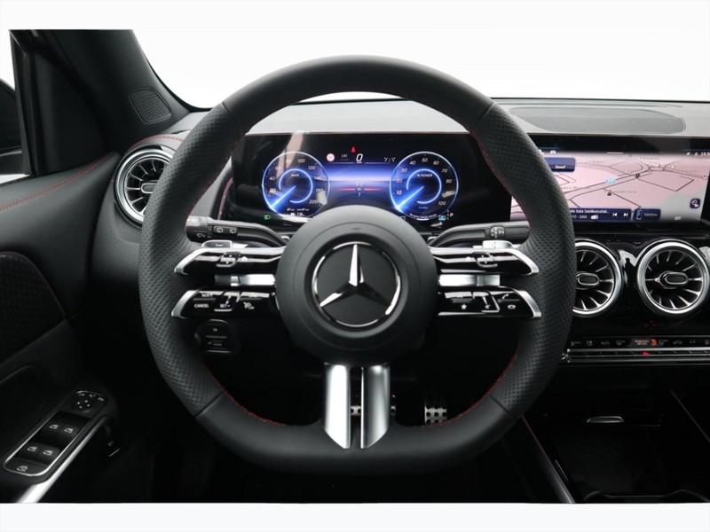 19 - Mercedes EQB 300 amg line advanced plus 4matic