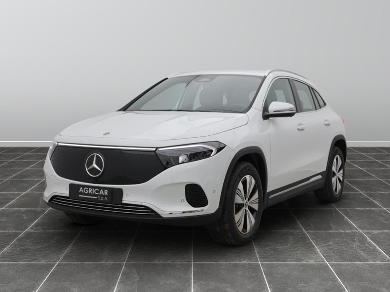 1 - Mercedes EQA 300 sport 4matic