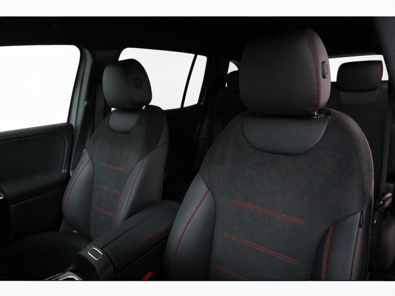 7 - Mercedes EQB 250+ amg line advanced