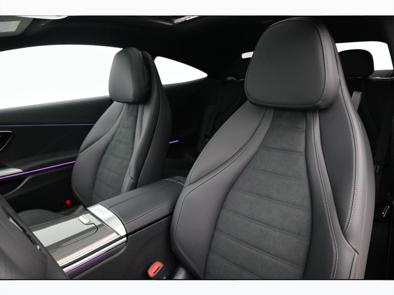 7 - Mercedes CLE coupe 300 amg line premium 4matic 9g-tronic plus