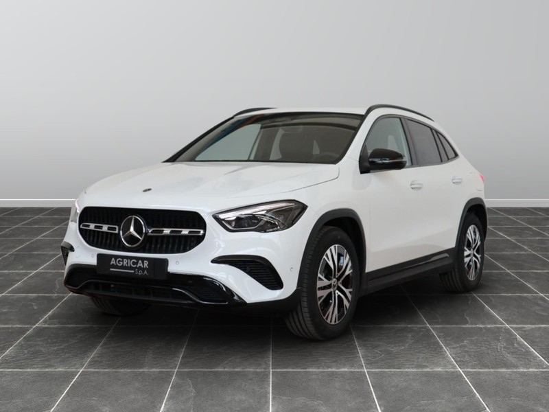 1 - Mercedes GLA 200 d progressive advanced plus 8g-dct