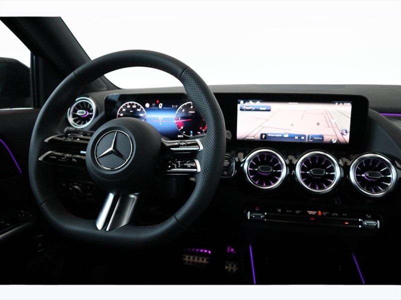 13 - Mercedes GLA 200 d amg line advanced plus 8g-dct