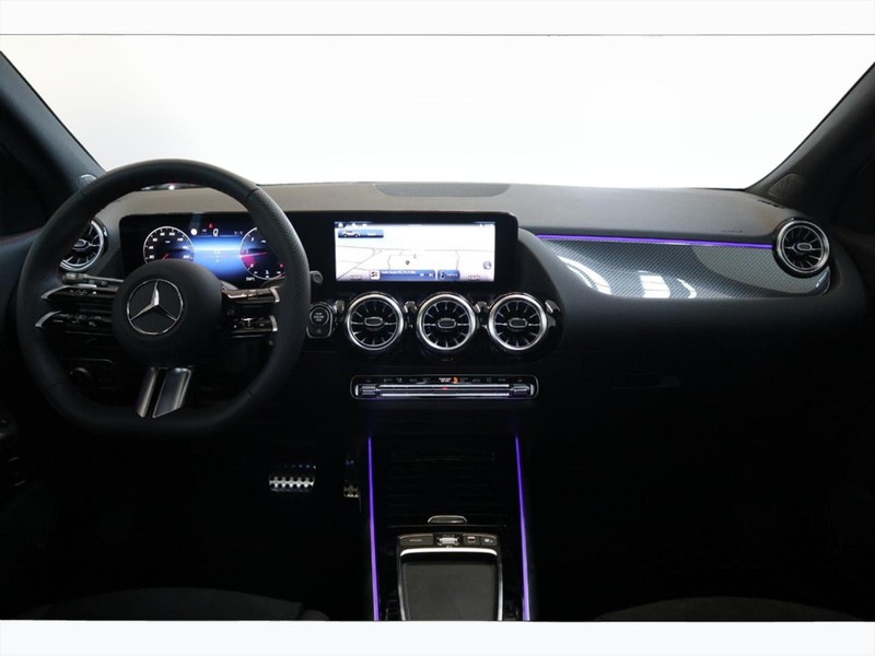 13 - Mercedes GLA 200 d amg line advanced plus 4matic 8g-dct