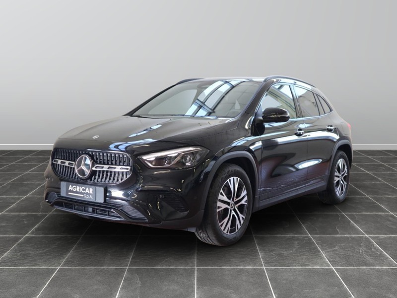 1 - Mercedes GLA 200 d progressive advanced plus 8g-dct