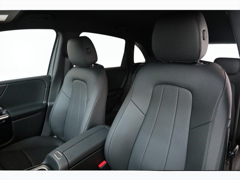 7 - Mercedes Classe B 180 d street edition 8g-dct