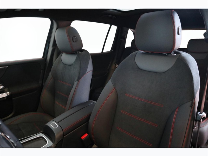 7 - Mercedes GLB 200 d amg line premium 4matic 8g-dct