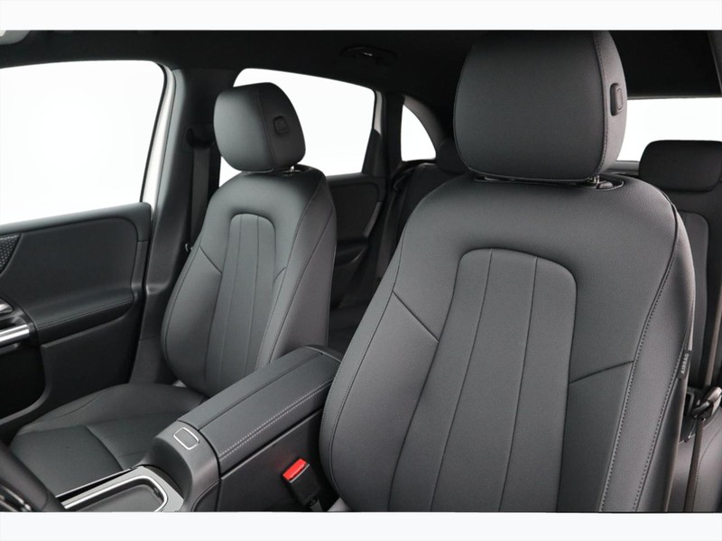 7 - Mercedes Classe B 180 d street edition 8g-dct