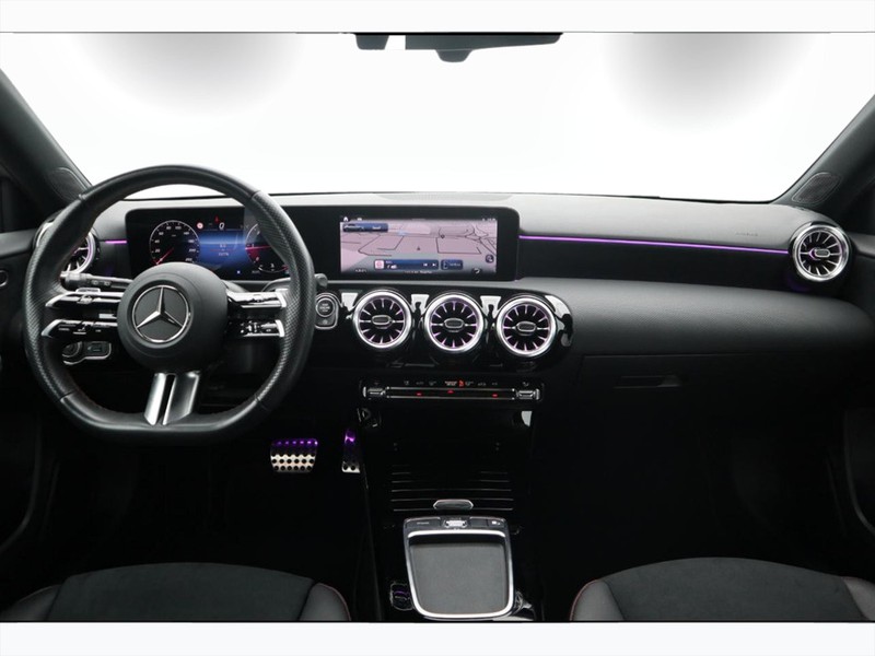 13 - Mercedes Classe A 180 d amg line advanced plus speedshift dct amg 8g