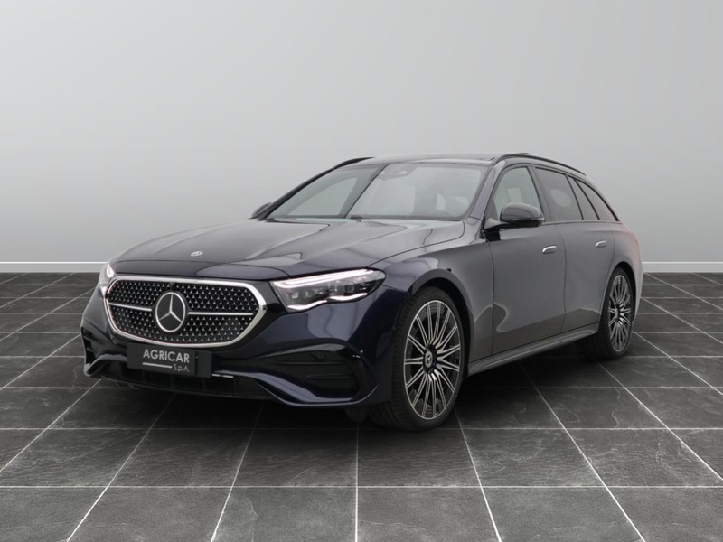 1 - Mercedes Classe E station wagon 220 d amg line premium 4matic 9g-tronic