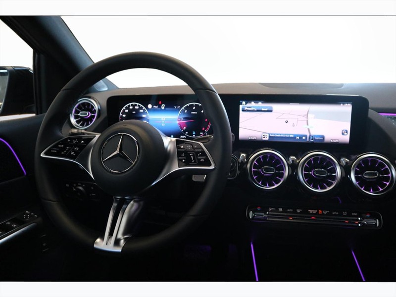 13 - Mercedes Classe B 180 d street edition 8g-dct