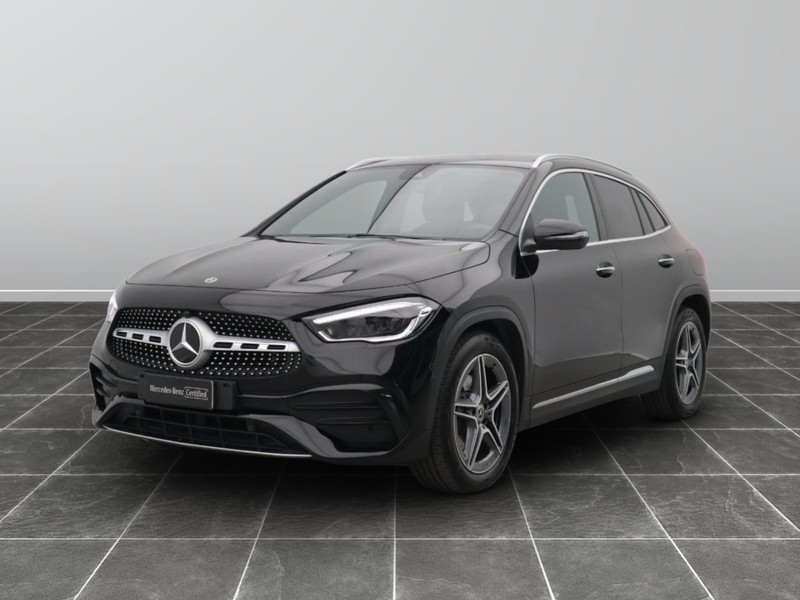 1 - Mercedes GLA 180 d premium 8g-dct