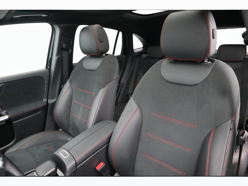 7 - Mercedes GLA 180 d premium 8g-dct