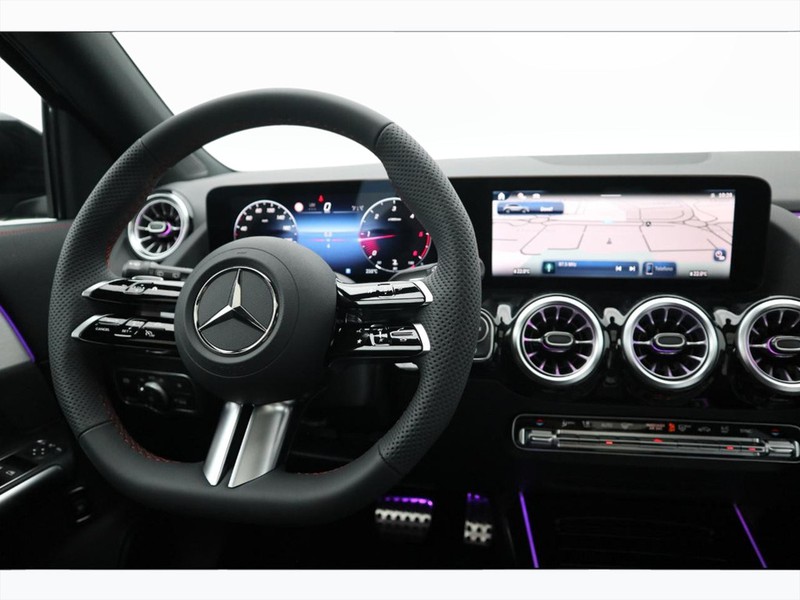 13 - Mercedes GLA 200 d amg line advanced plus 8g-dct