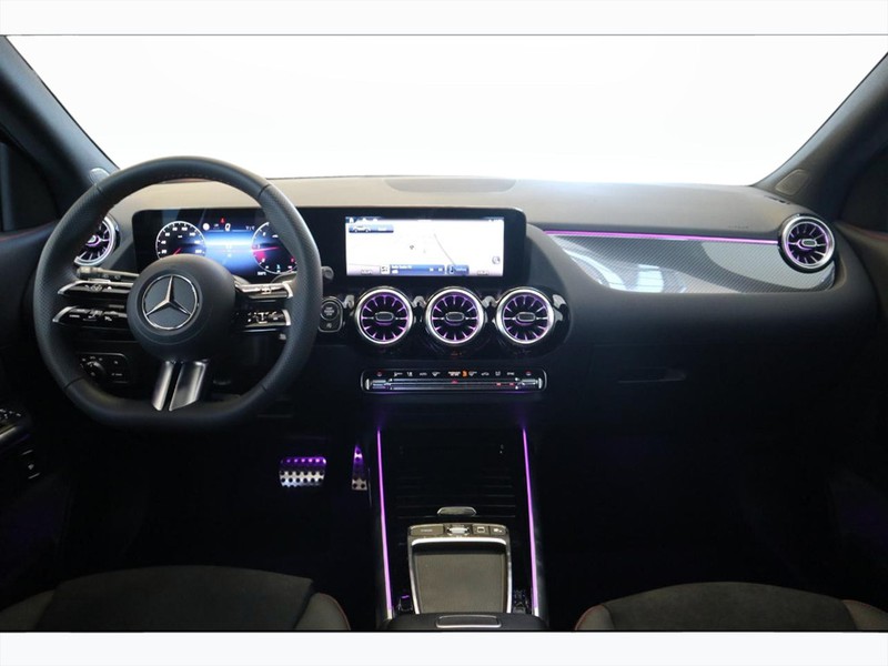 13 - Mercedes GLA 200 d amg line advanced plus 8g-dct