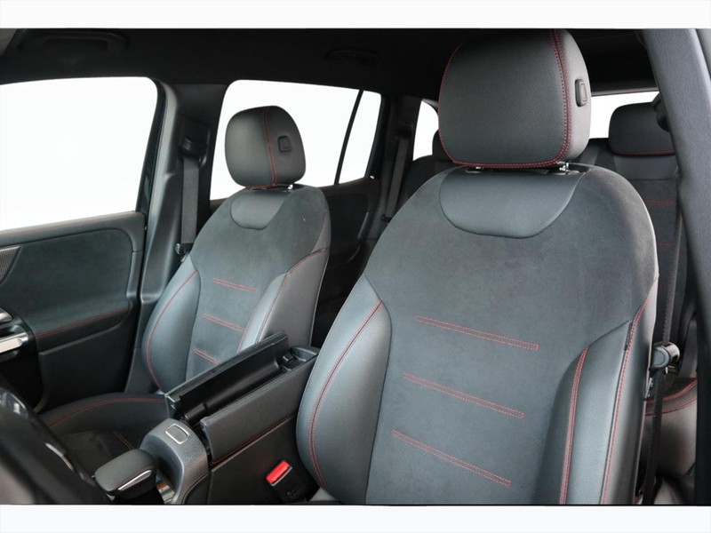 7 - Mercedes EQB 300 premium 4matic