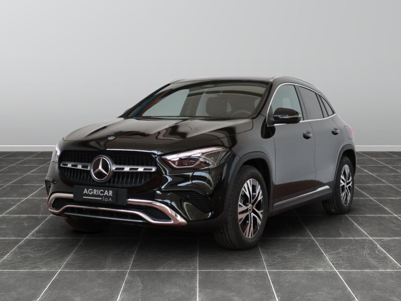1 - Mercedes GLA 180 d progressive advanced 8g-dct