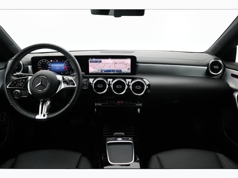 13 - Mercedes CLA shooting brake 180 d progressive advanced 8g-dct