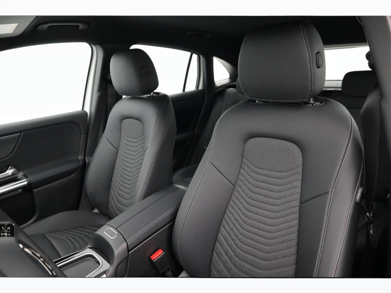 7 - Mercedes GLA 180 d progressive advanced 8g-dct