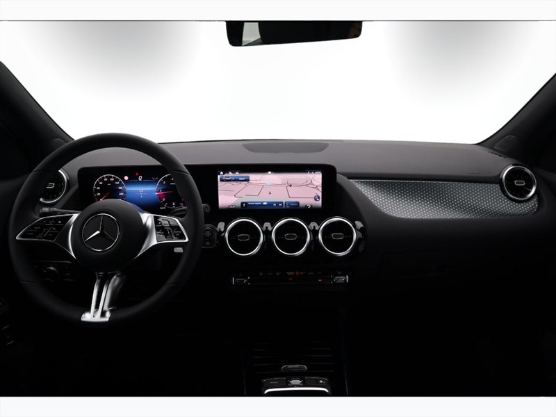 13 - Mercedes GLA 180 d progressive advanced 8g-dct