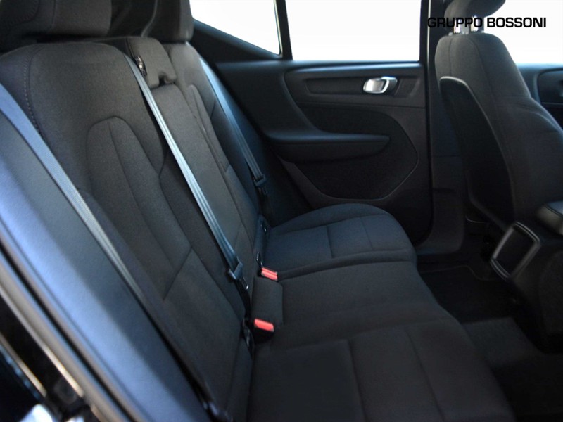 7 - Volvo XC40 1.5 t2 momentum core geartronic my21