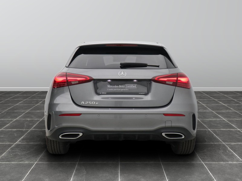 7 - Mercedes Classe A 250 e plug-in-hybrid amg line advanced plus speedshift dct amg 8g