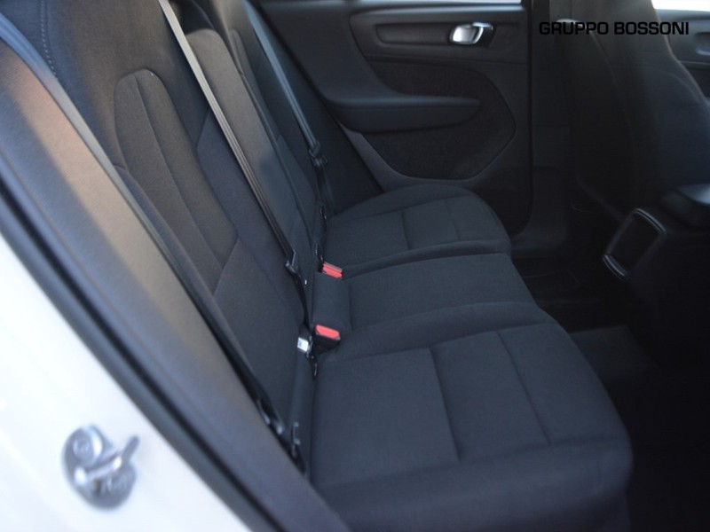 7 - Volvo XC40 1.5 t2 momentum core geartronic my21