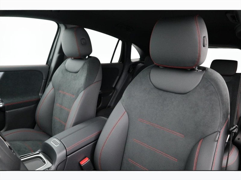 7 - Mercedes EQA 350 amg line advanced 4matic