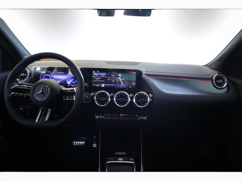13 - Mercedes EQA 350 amg line advanced plus 4matic