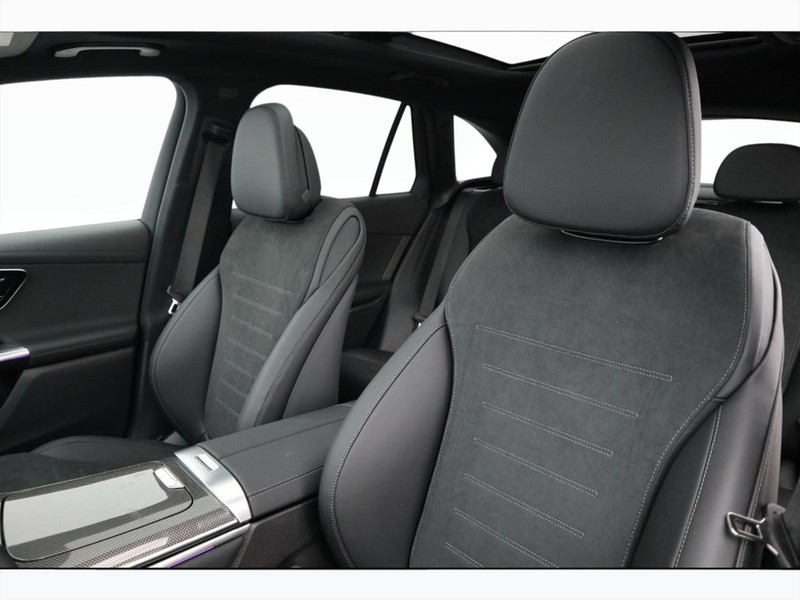 7 - Mercedes GLC suv 300 amg line premium 4matic 9g-tronic