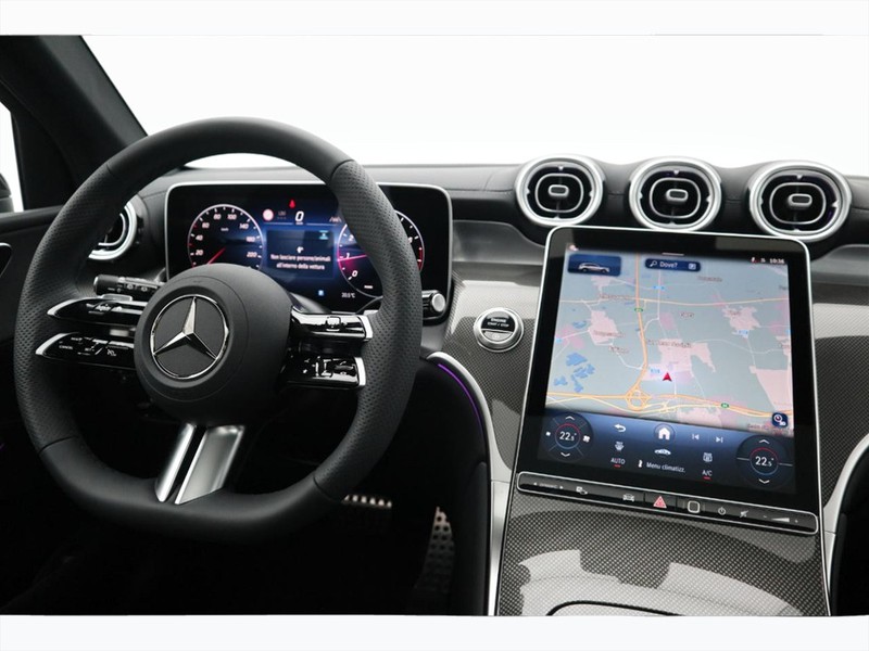 13 - Mercedes GLC suv 300 amg line premium 4matic 9g-tronic