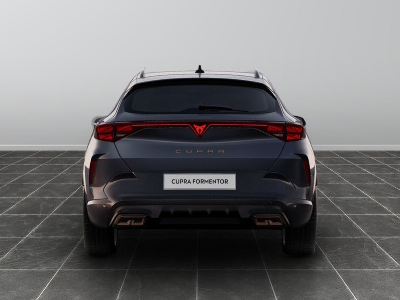 7 - Cupra Formentor 1.5 e-hybrid 204cv dsg