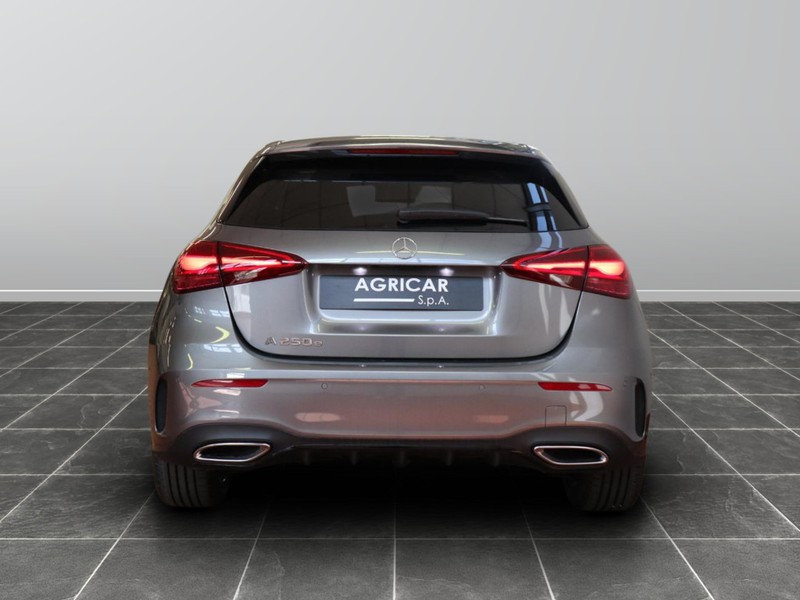 7 - Mercedes Classe A 250 e plug-in-hybrid amg line advanced plus speedshift dct amg 8g