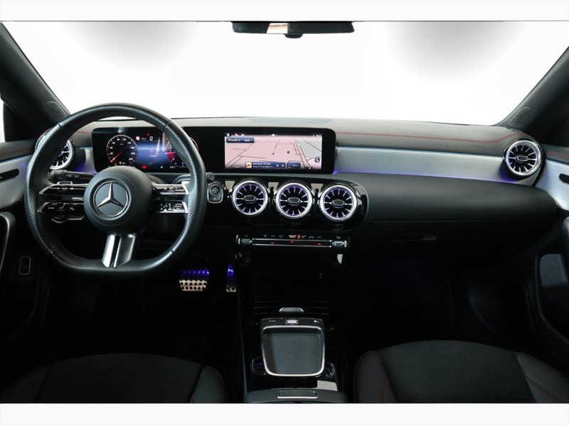 13 - Mercedes CLA shooting brake 200 d premium 8g-dct