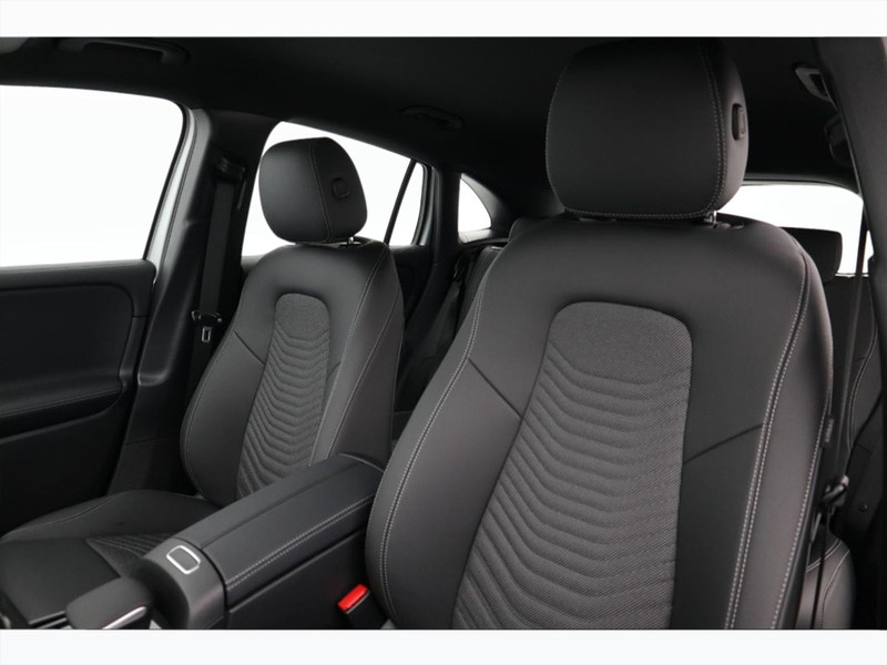 7 - Mercedes EQA 350 sport tech edition 4matic