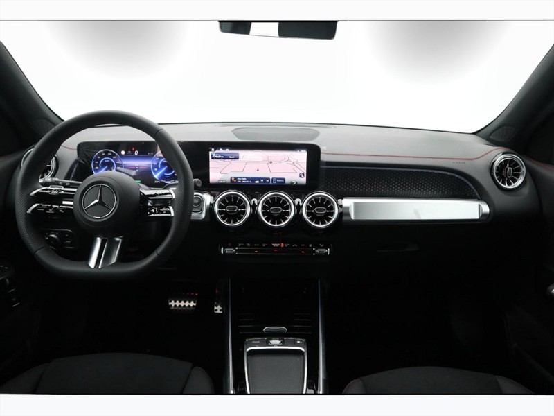 13 - Mercedes EQB 250+ amg line advanced