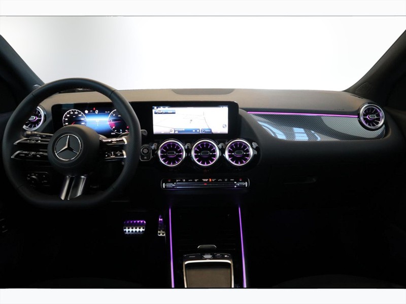 13 - Mercedes GLA 200 d amg line advanced plus 8g-dct