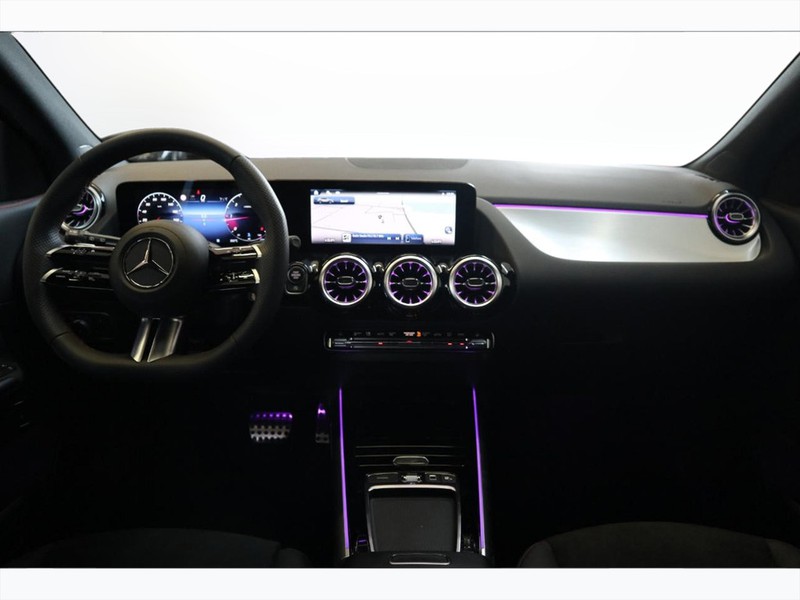 13 - Mercedes GLA 200 d amg line advanced plus 8g-dct