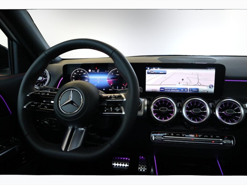 13 - Mercedes GLB 200 d amg line premium 4matic 8g-dct